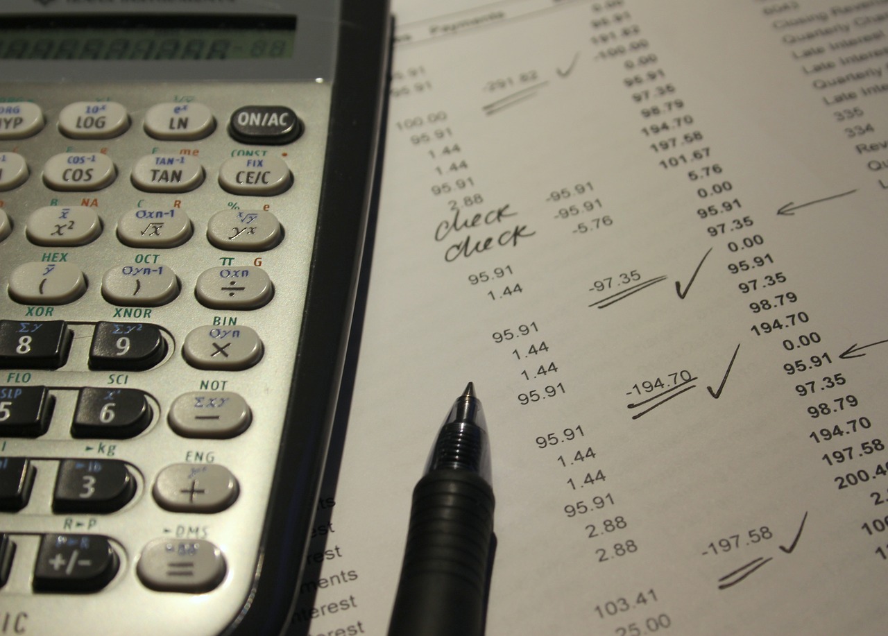 How to Tell When Outsourced Bookkeeping Services are Right for Your Business